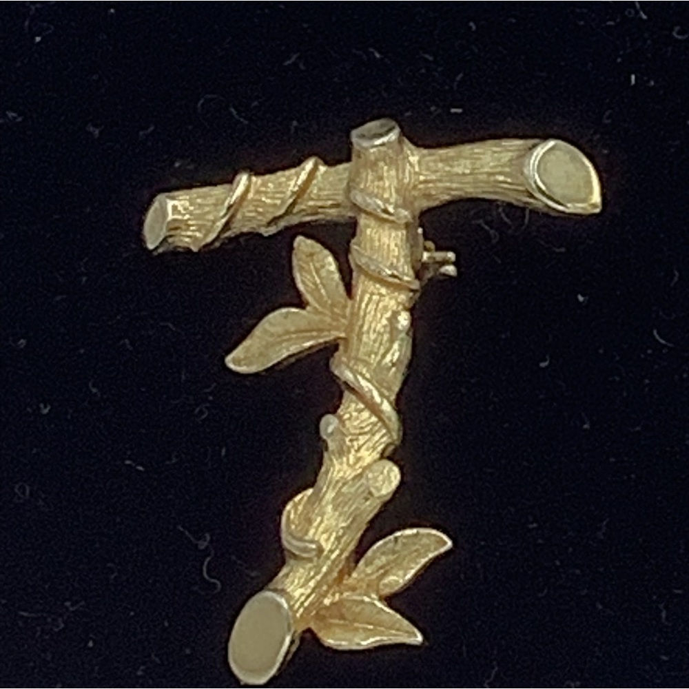 Sarah Coventry Gold Tone Initial T Brooch